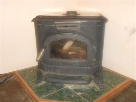 May 6, 2016 - VINTAGE THE <strong>EARTH STOVE 1000 SERIES</strong> 3340 WOOD BURNING <strong>STOVE</strong> FIRE BRICK LINED in Home & Garden, Home Improvement, Heating, Cooling & Air. . Earth stove 1000 series